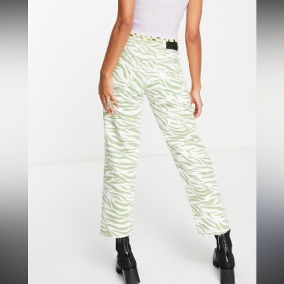 Bershka - Green and White Zebra Jeans - 02 - Picture 11 of 11